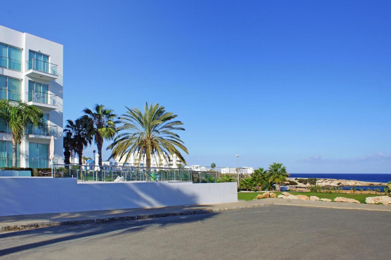 Meryl - Coralli Beachfront Apartment Protaras Exterior foto