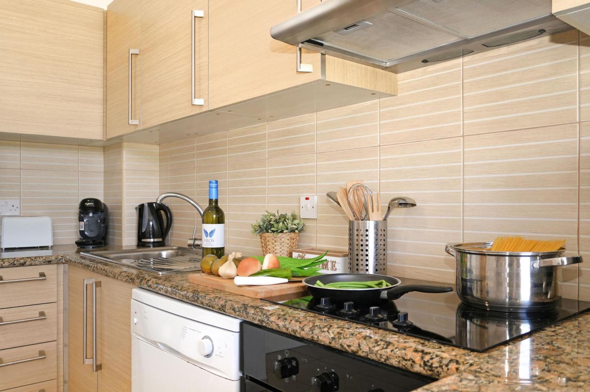 Meryl - Coralli Beachfront Apartment Protaras Exterior foto