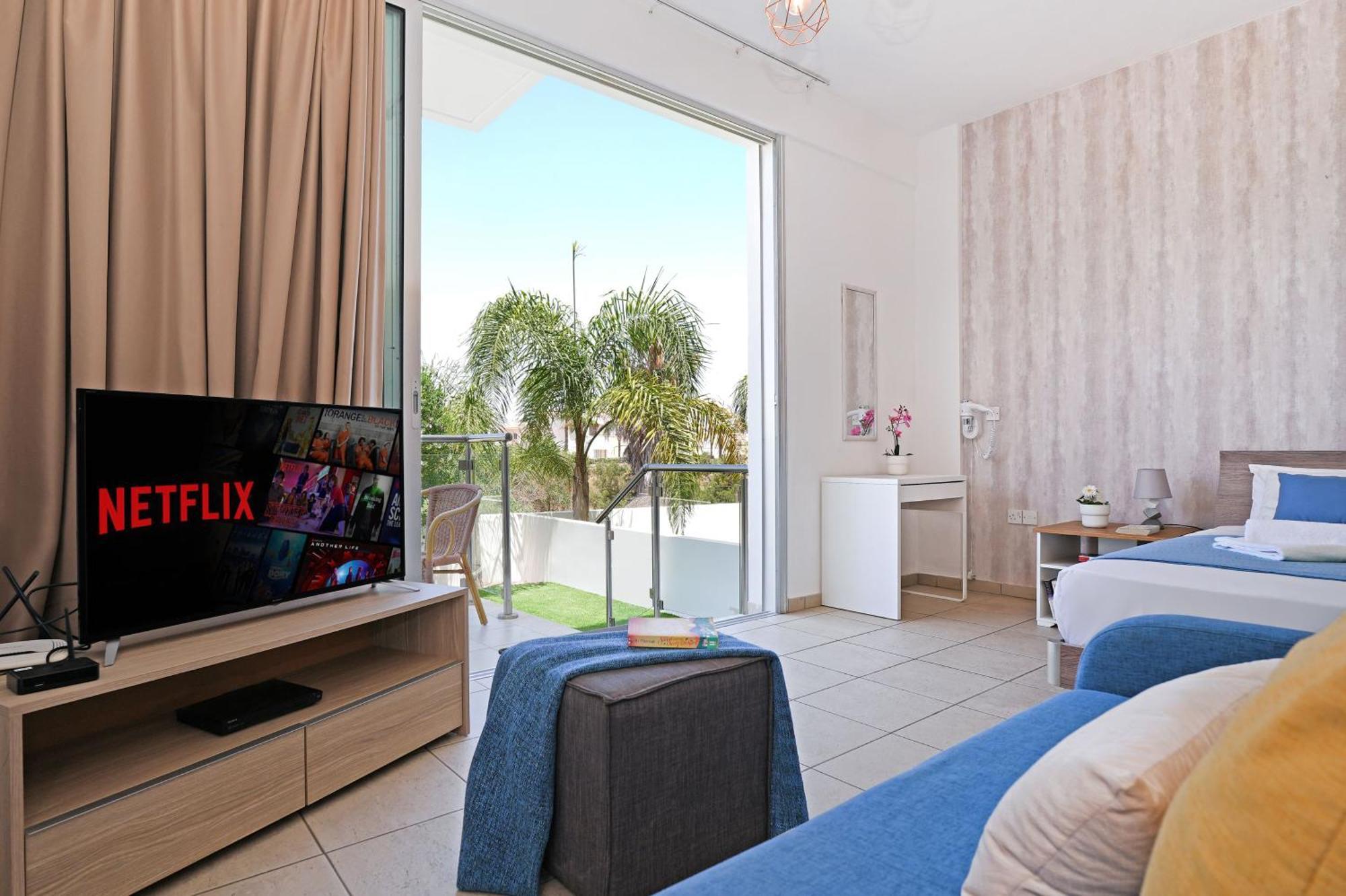 Meryl - Coralli Beachfront Apartment Protaras Exterior foto