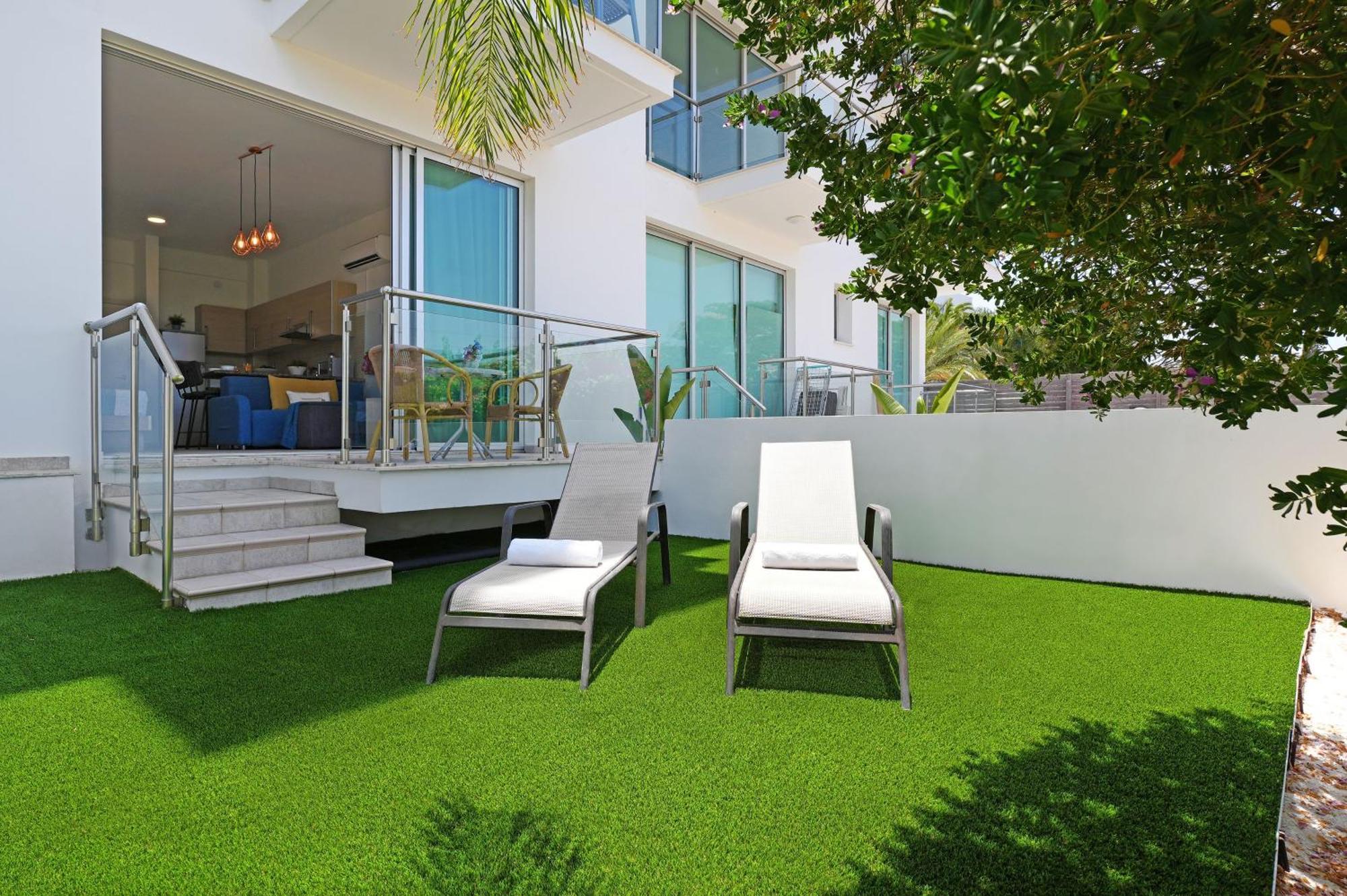 Meryl - Coralli Beachfront Apartment Protaras Exterior foto