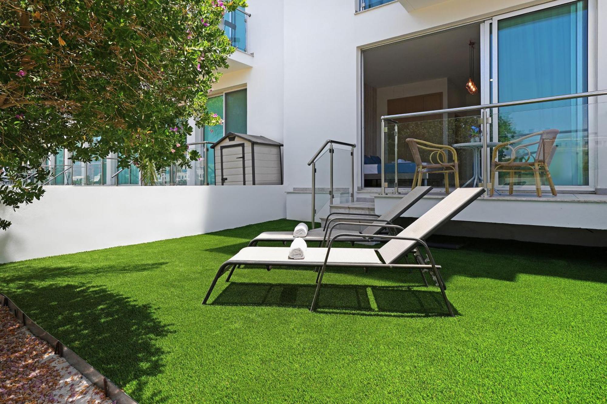 Meryl - Coralli Beachfront Apartment Protaras Exterior foto